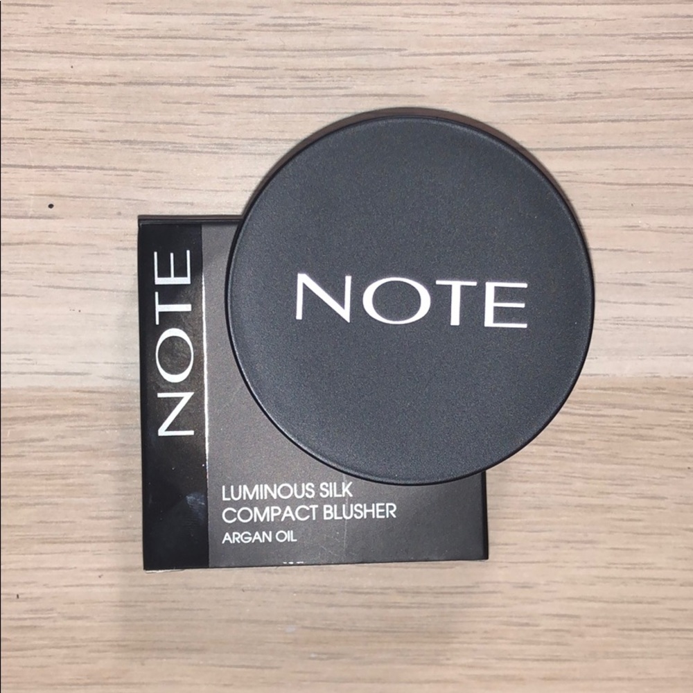 NOTE Luminous Silk Compact Blusher